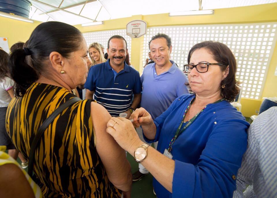 Elinaldo participa de lançamento do Dia D de vacinação contra influenza