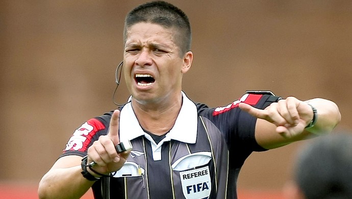 Torcedores do Bahia invadem perfil de árbitro da final do Nordestão e pedem arbitragem correta
