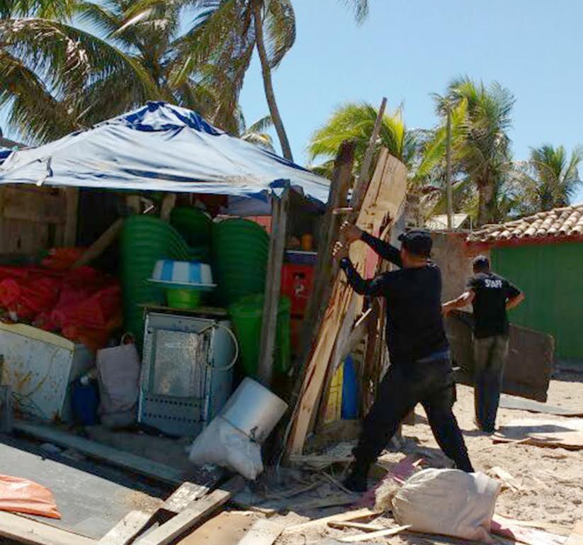 Prefeitura de Camaçari autoriza retirada barracas irregulares em Jauá