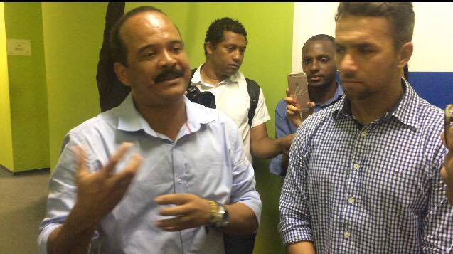 Exclusivo: após denúncia, prefeito Elinaldo faz visita surpresa a UPA da Gleba A