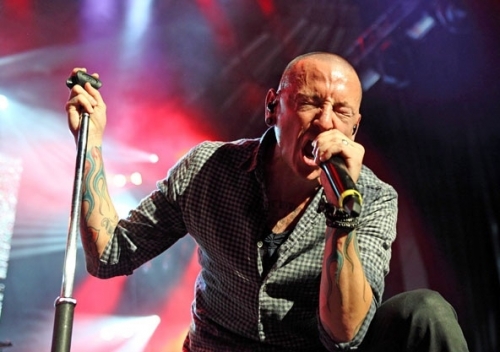 Laudo médico confirma suicídio de Chester Bennington, do Linkin Park