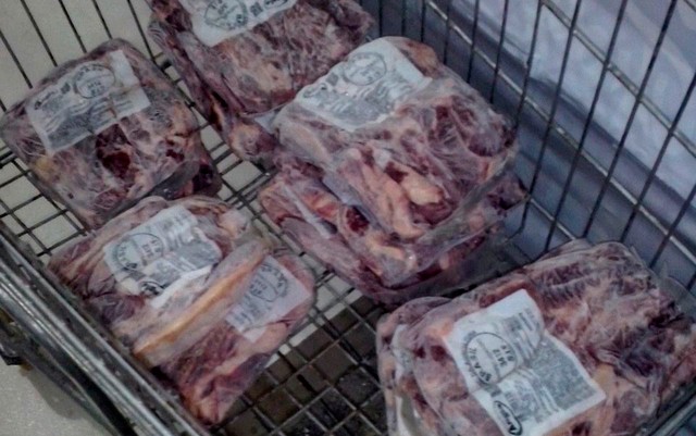 Empresários são presos em Juazeiro suspeitos de vender carne bovina roubada que iria para exportação