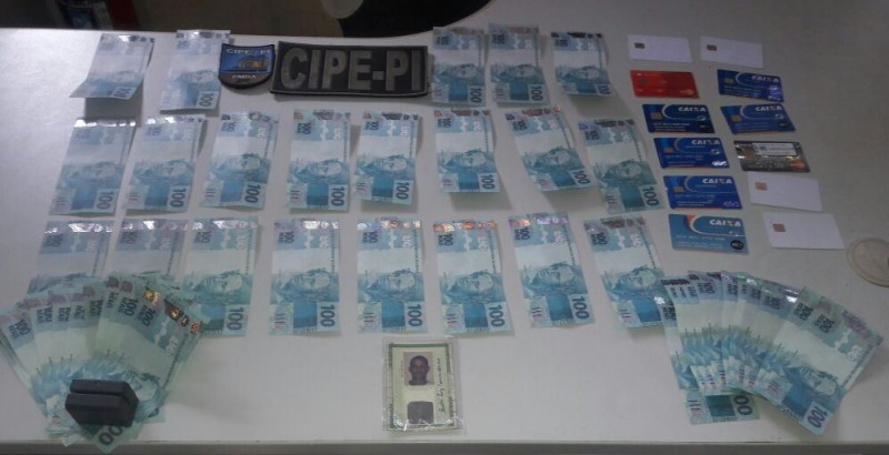 Polícia apreende R$ 5 mil em notas falsas em Camaçari