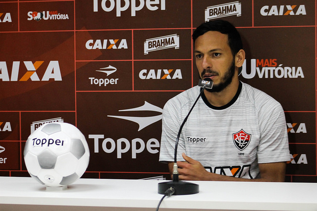 Yago pede atenção máxima contra o Corinthians: “a gente não pode errar”