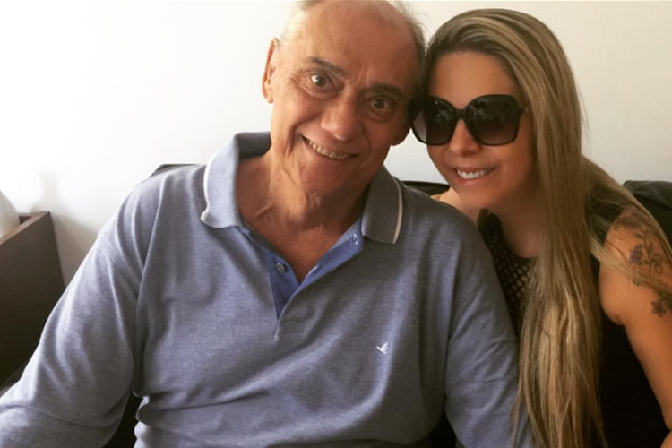 Namorada de Marcelo Rezende nega testamento após receber críticas de internautas