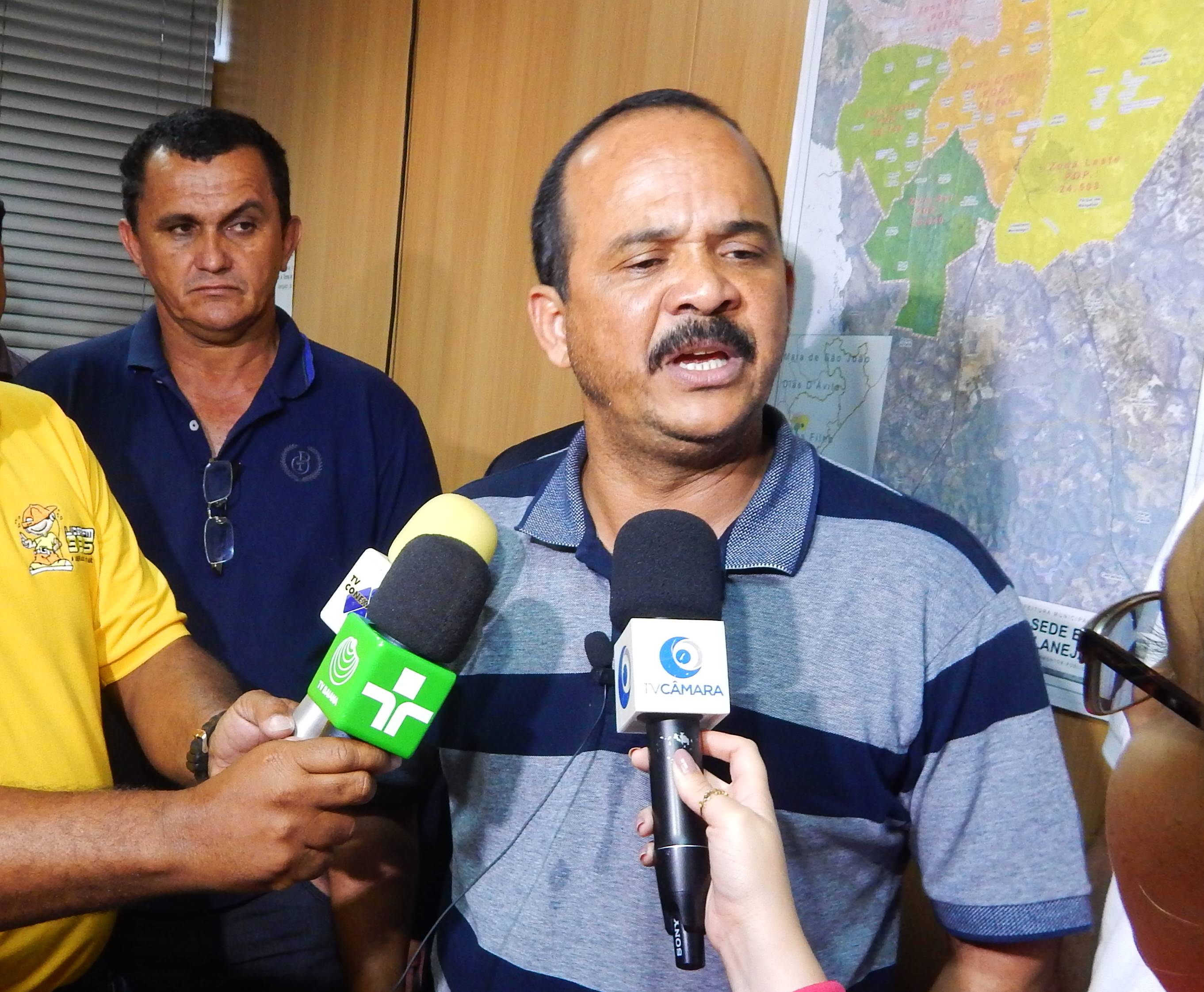 Prefeito Elinaldo agenda encontro no Rio de Janeiro para tratar do fechamento da Fafen-BA