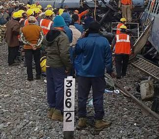 Tumulto em estação de trem deixa 22 mortos e 25 feridos na Índia