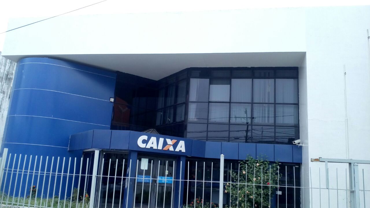 Após arromabamento agência da Caixa permanece fechada nesta terça-feira (10) em Camaçari