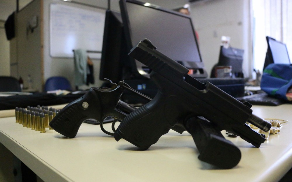 Pistola usada durante assalto a banco em Salvador pertence a PM afastado, diz polícia