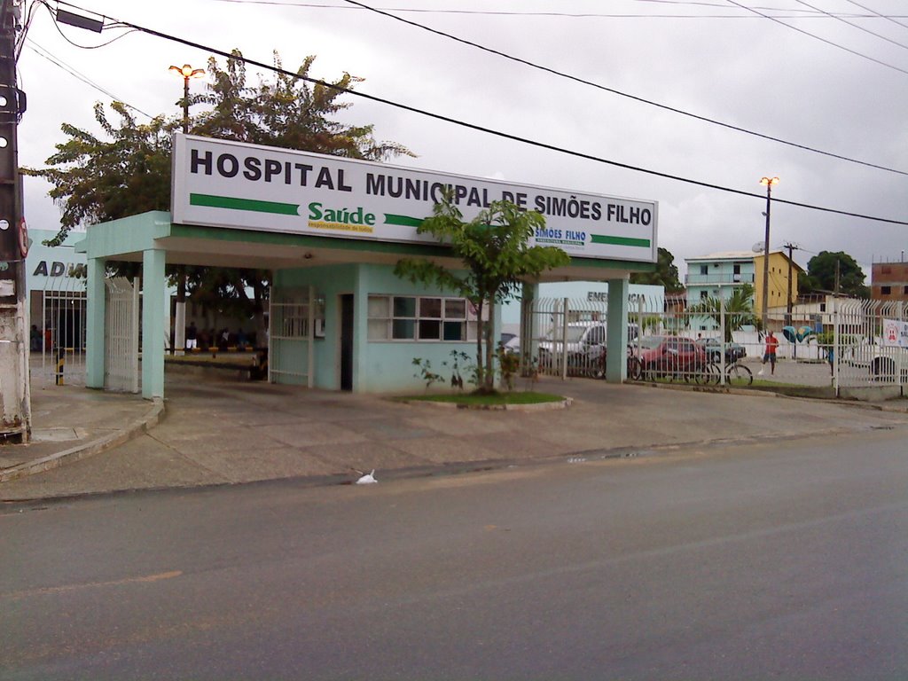 Homem é perseguido e esfaqueado dentro de hospital em Simões Filho