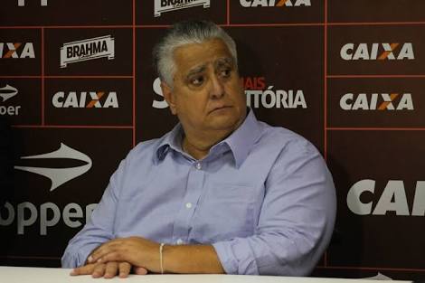 Em suposta conversa, Presidente em exercício do Vitória anuncia saída do clube