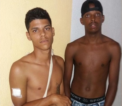 Camaçari: familiares sepultam corpos de jovens cujas mortes foram filmadas e enviadas via WhatsApp