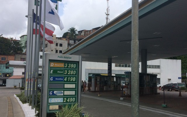 Valor da gasolina chega a até R$ 4,19 em Salvador