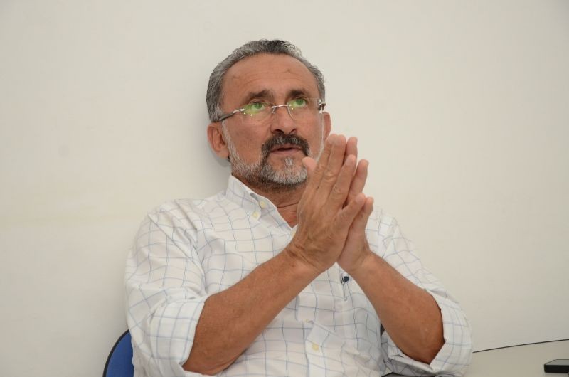 Elinaldo defende ex-prefeito Ademar: “ele governou sozinho”