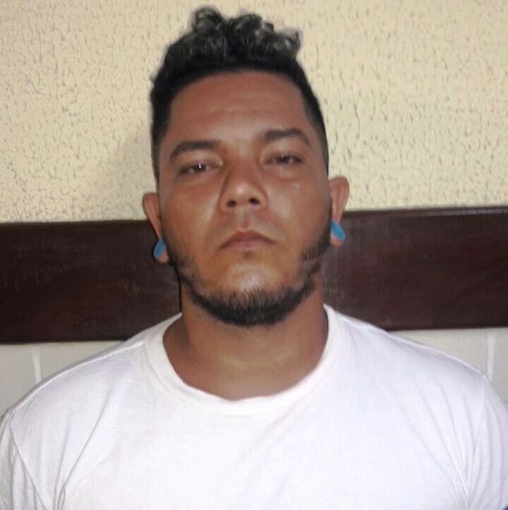 Homem é preso por suspeita de tráfico de drogas em Camaçari