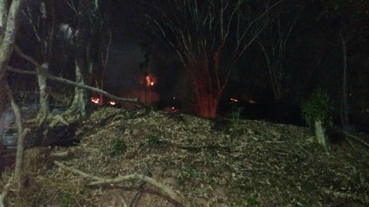8º de uma misteriosa série de incêndios em Camaçari no fim de semana foi combatido na Gleba C
