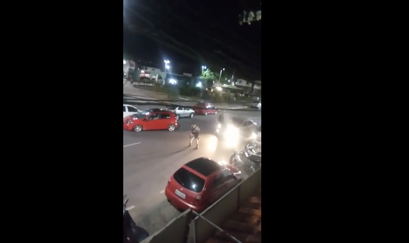 Vídeo: tiroteio assusta moradores na noite desta quarta-feira (21) em Simões Filho