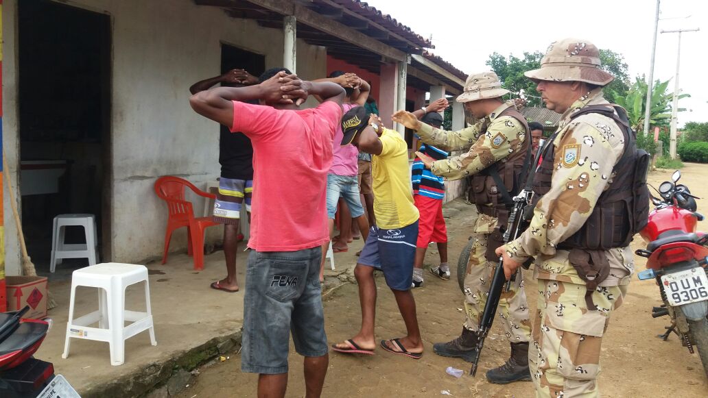 Homens são presos em flagrante durante operação em cinco cidades no interior da Bahia
