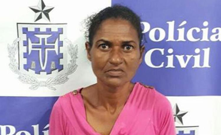 Candeias: mulher acusada de mandar matar assassino do filho é presa