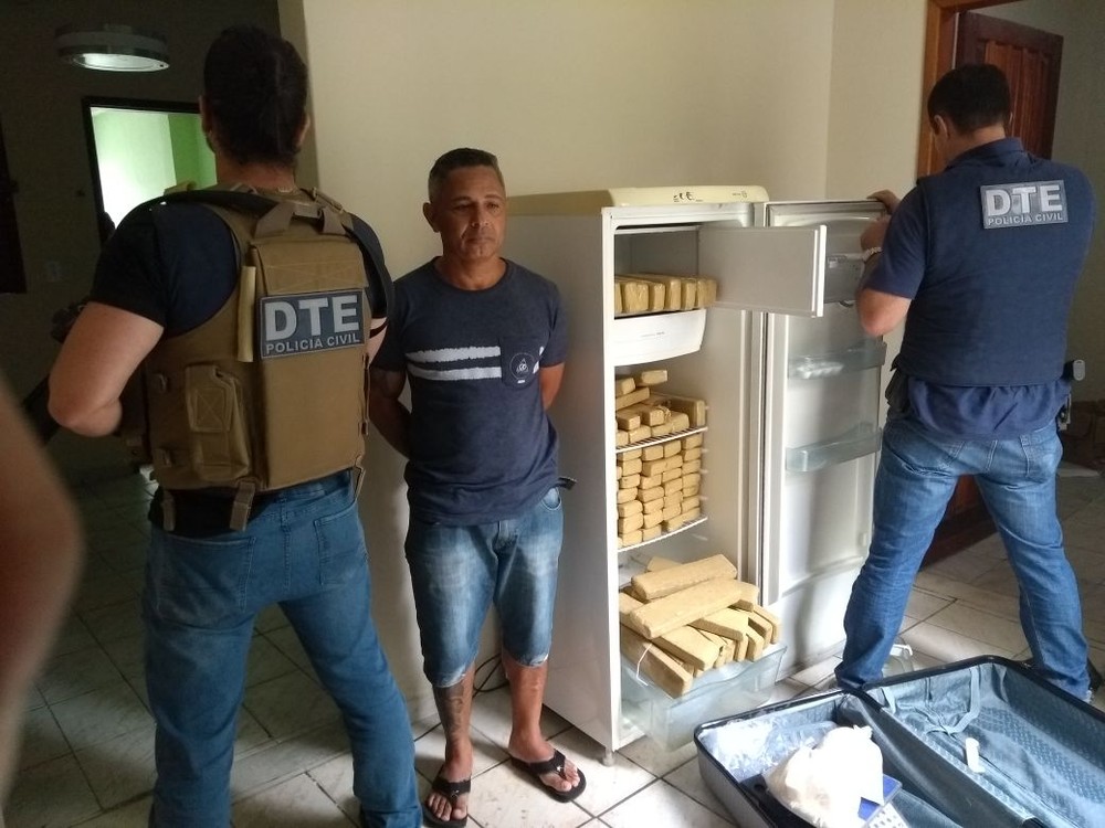 Homem é preso com 100 kg de maconha dentro da geladeira em Vitória da Conquista
