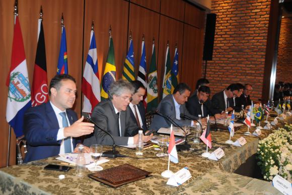 Governadores do Nordeste assinam acordo de cooperação em segurança pública