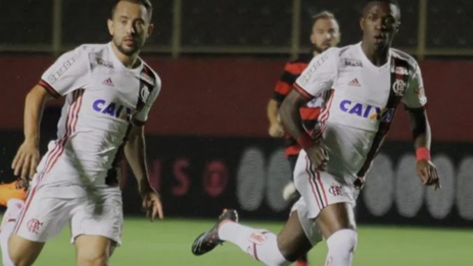 Com erros graves da arbitragem, Vitória fica no empate com o Flamengo