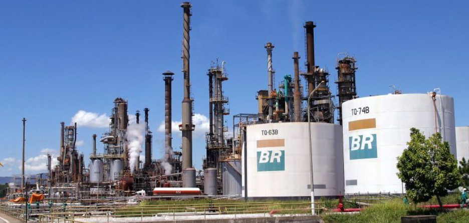 TST concede liminar para impedir greve de petroleiros