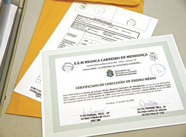 Em Feira de Santana dupla é presa com certificados de escolaridade falsos -  BAHIA NO AR