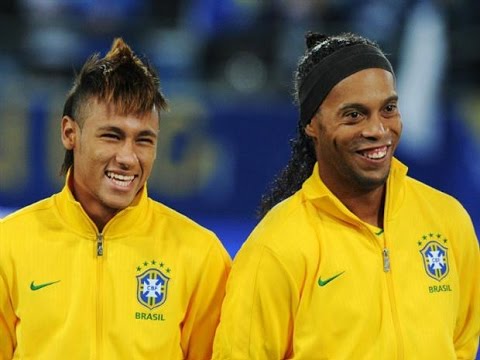 Ex-craque da Seleção Brasileira vai casar com duas mulheres