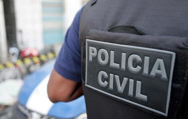 Homem é preso após esganar e esfaquear a ex-companheira na Bahia