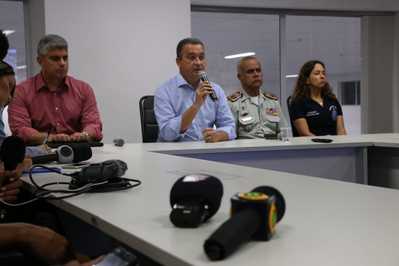 Governador anuncia plano emergencial para abastecimento de itens básicos