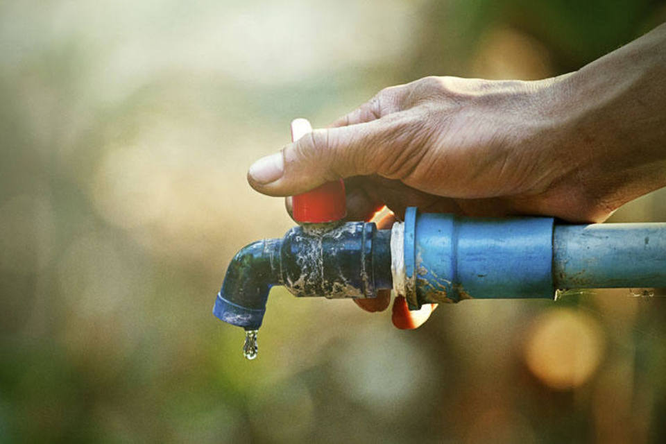 Vai doer no bolso: Governo anuncia aumento de 4,09% na conta de água