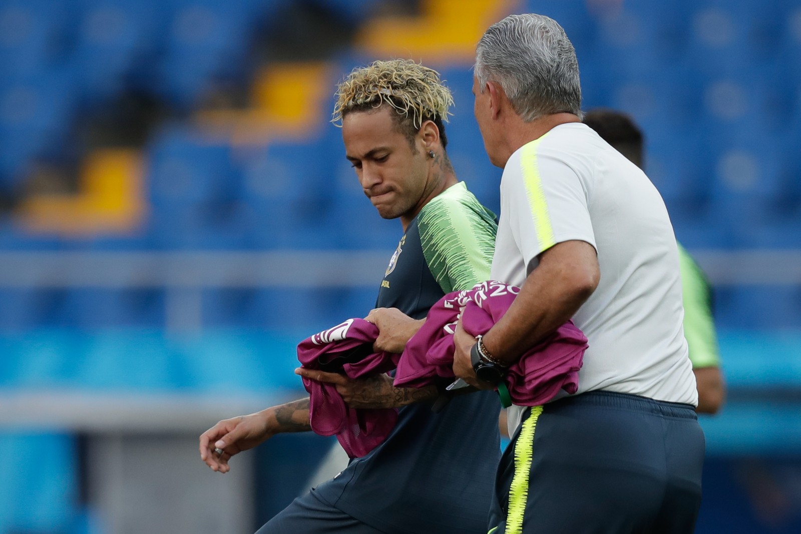 Tite fala sobre a expectativa da estreia e revela uma preocupação: “O Neymar não está 100%”