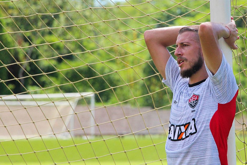 Confirmado: Uillian Correia deixa o Vitória por clube de Série B