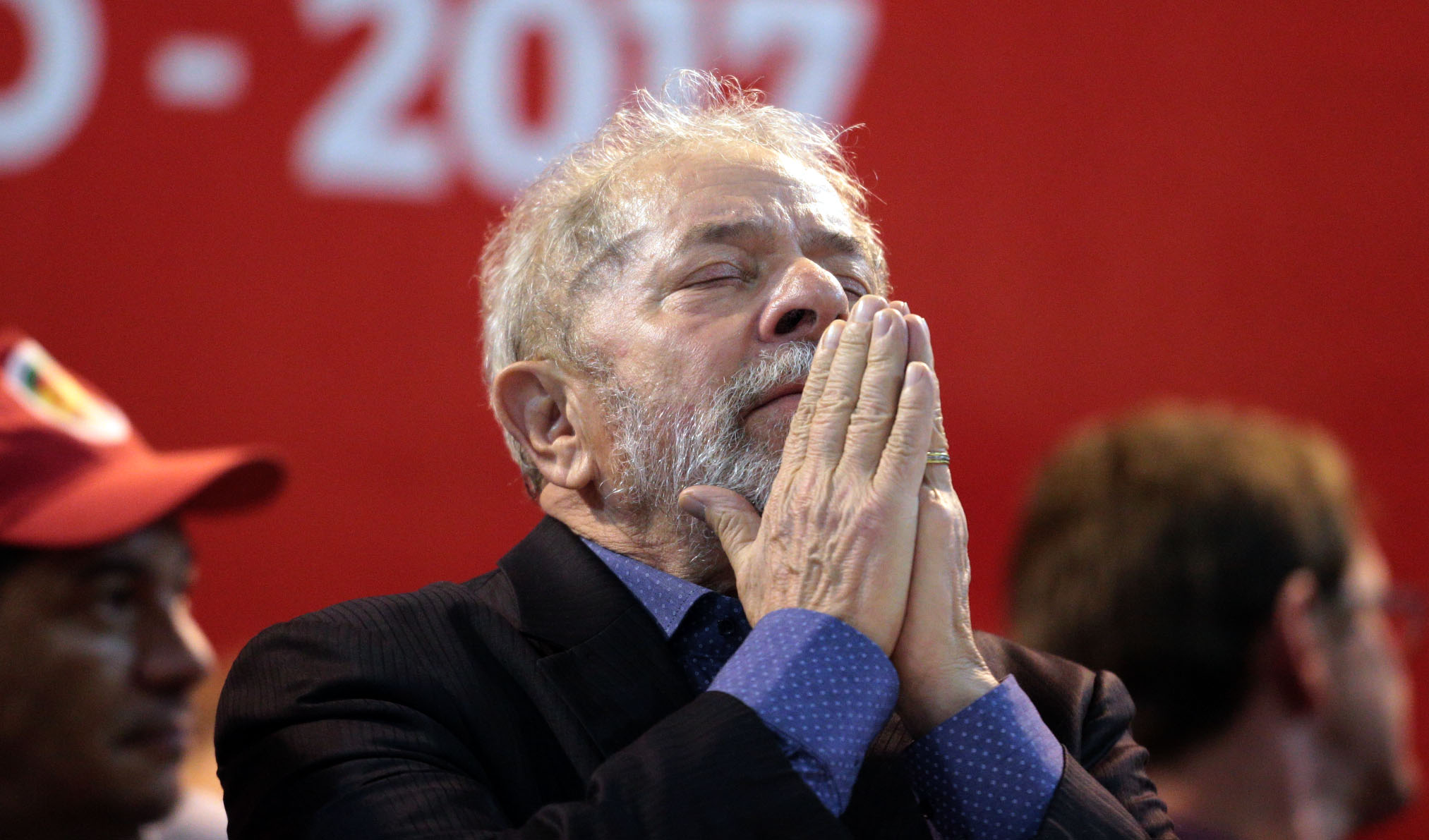 Defesa de Lula pede ao STF prisão domiciliar