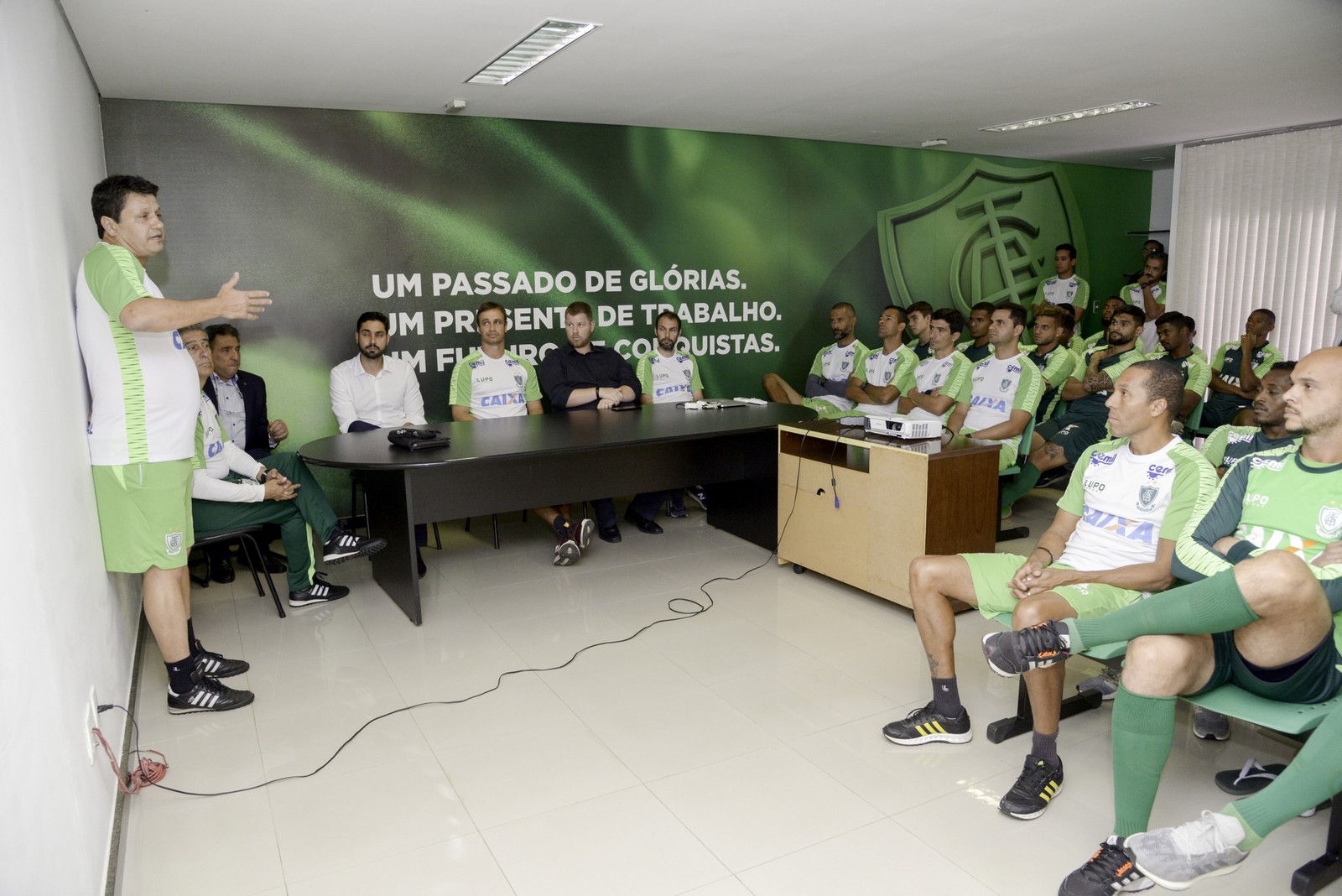 Após três anos desempregado, Adilson Batista é o novo técnico do América Mineiro