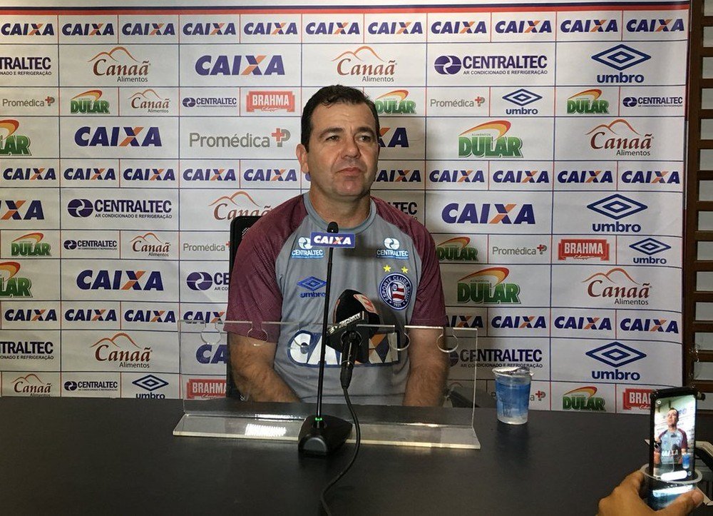Enderson Moreira fala sobre confusão no aeroporto e revela apetite de gols do Bahia:” Fui mostrando um caminho”