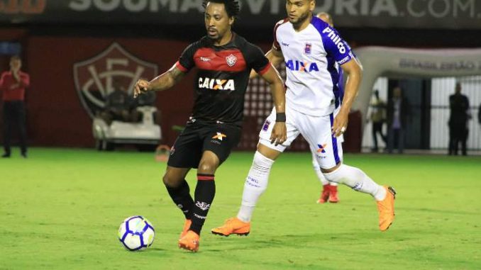 Com gol de André Lima, Vitória vence o Paraná e se distância do Z-4