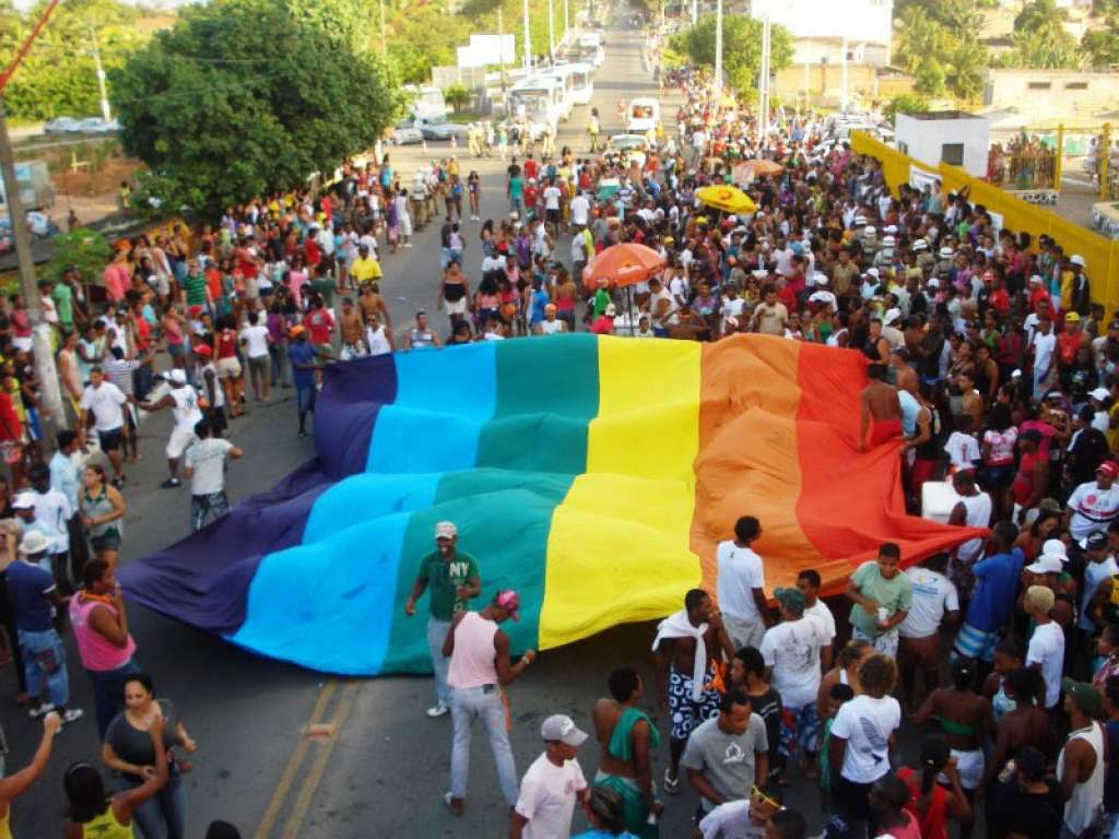 10ª Parada Gay acontece neste domingo em Simões Filho