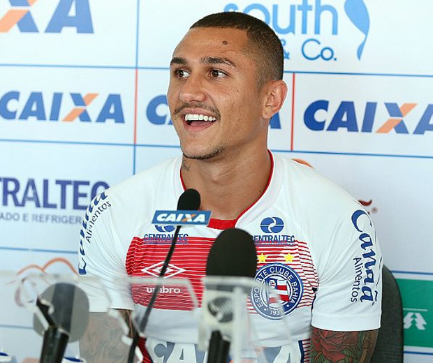 “Achei que seria um triunfo nosso”, revela Vinícius após empate com o Cruzeiro