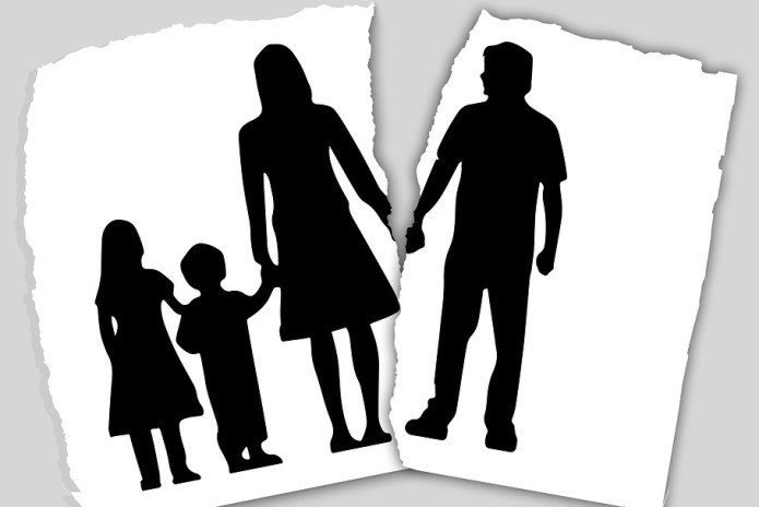 Pessoa que cometer crime contra cônjuge poderá perder a guarda dos filhos