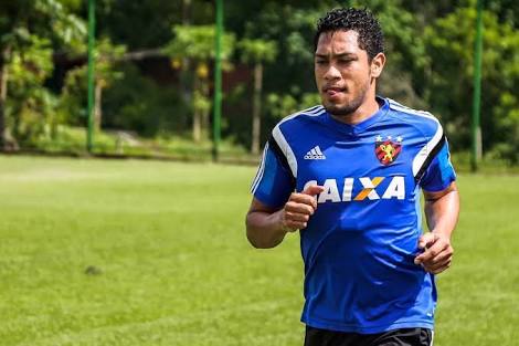 Por força contratual, atacante do Sport não vai jogar contra o Bahia; entenda o caso