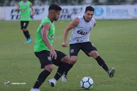 Lateral do Ceará pede empenho total da sua equipe e mira triunfo contra o Vitória