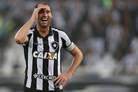 Três titulares do Botafogo serão poupados contra o Bahia pela Sul-Americana