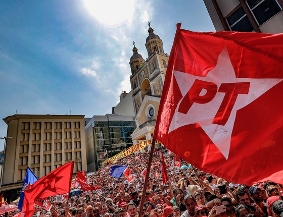 Defesa recorre de decisão do TSE que barrou candidatura de Lula