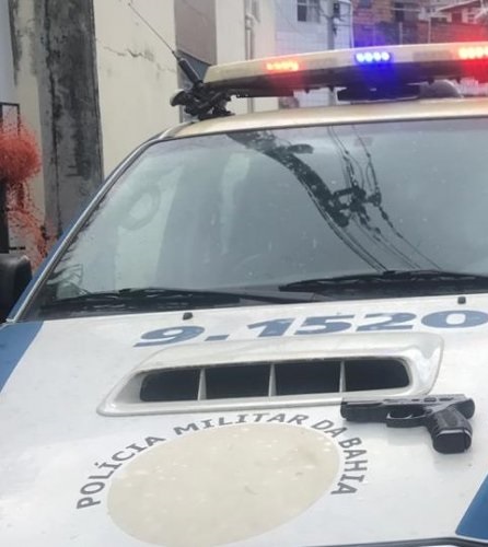 Homem é preso em flagrante após roubar carro em Itapuã