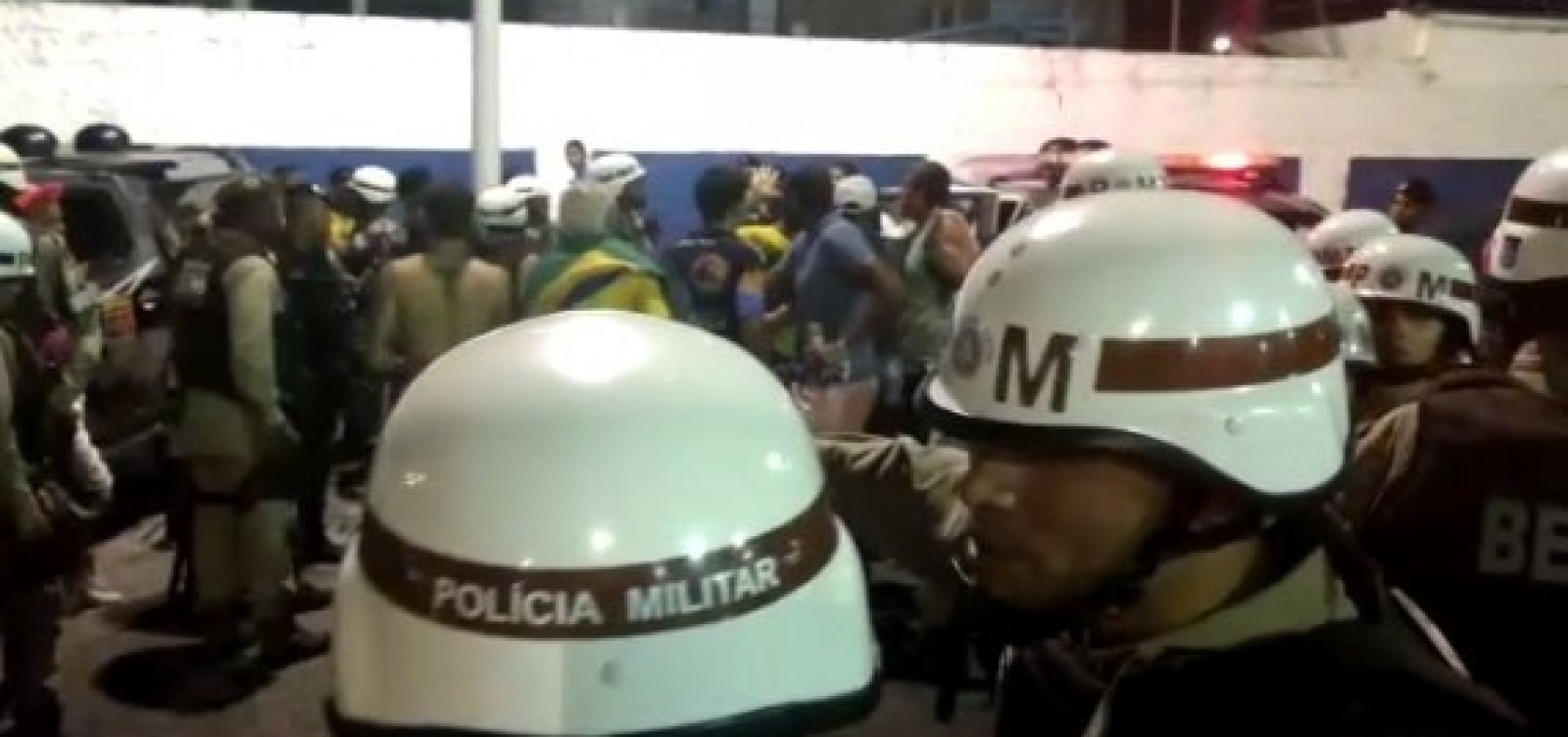 PM é preso por atirar em quatro pessoas durante ato pró-Bolsonaro na Barra