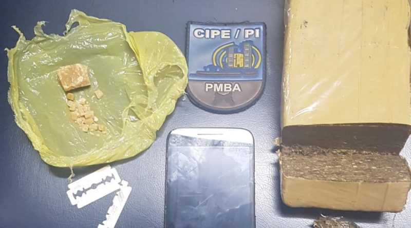 Dupla é presa em flagrante com drogas em Camaçari
