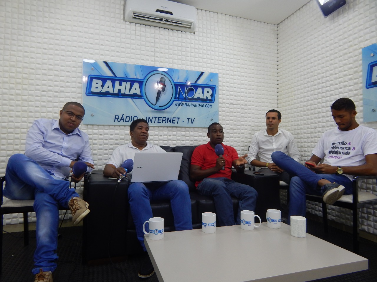 Bahia no Ar promove debates com militantes de direita e esquerda em Camaçari; confira