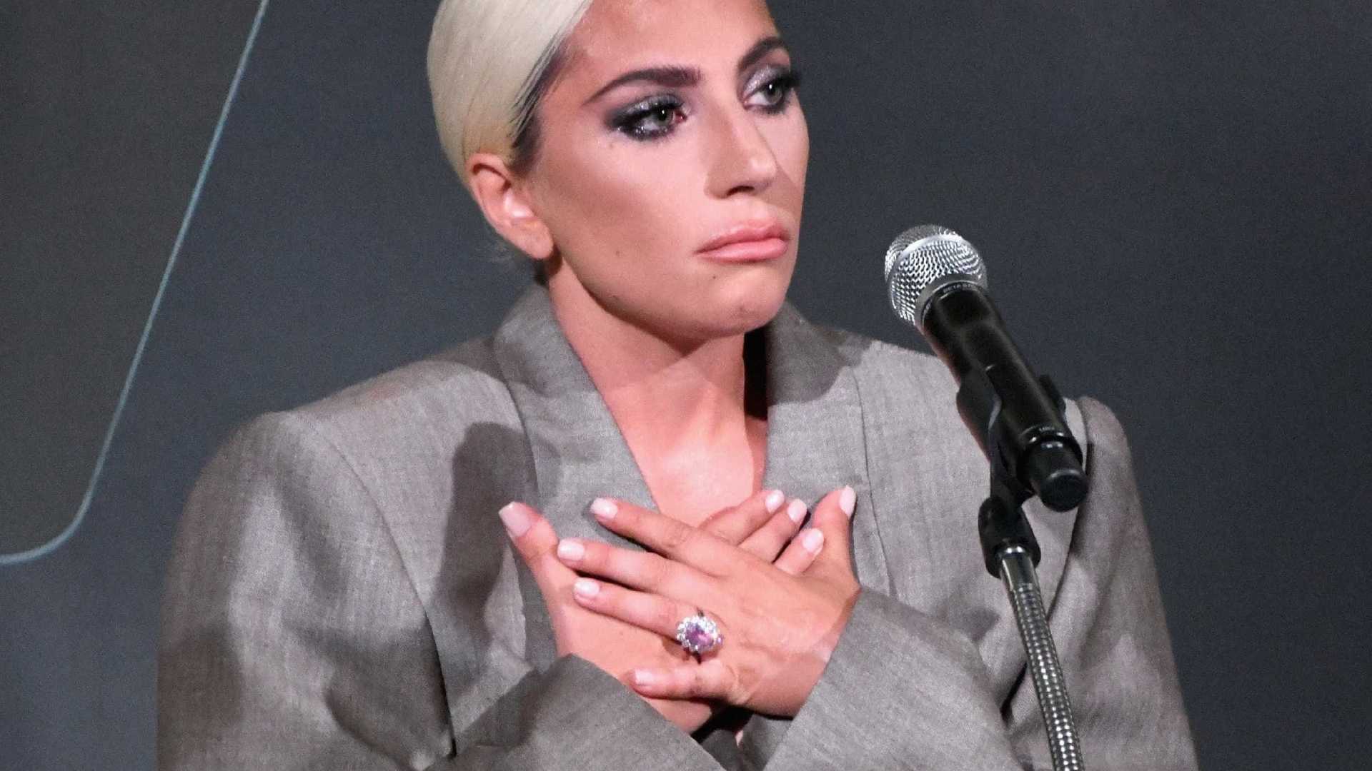 Lady Gaga está noiva do agente de talentos Christian Carino